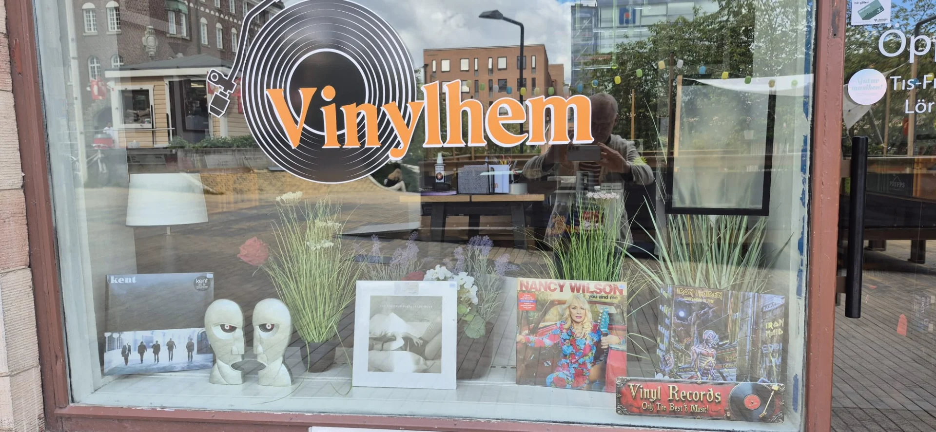 Vinylhem skivbutik i Östersund – vinyl, CD och HiFi på Stortorget